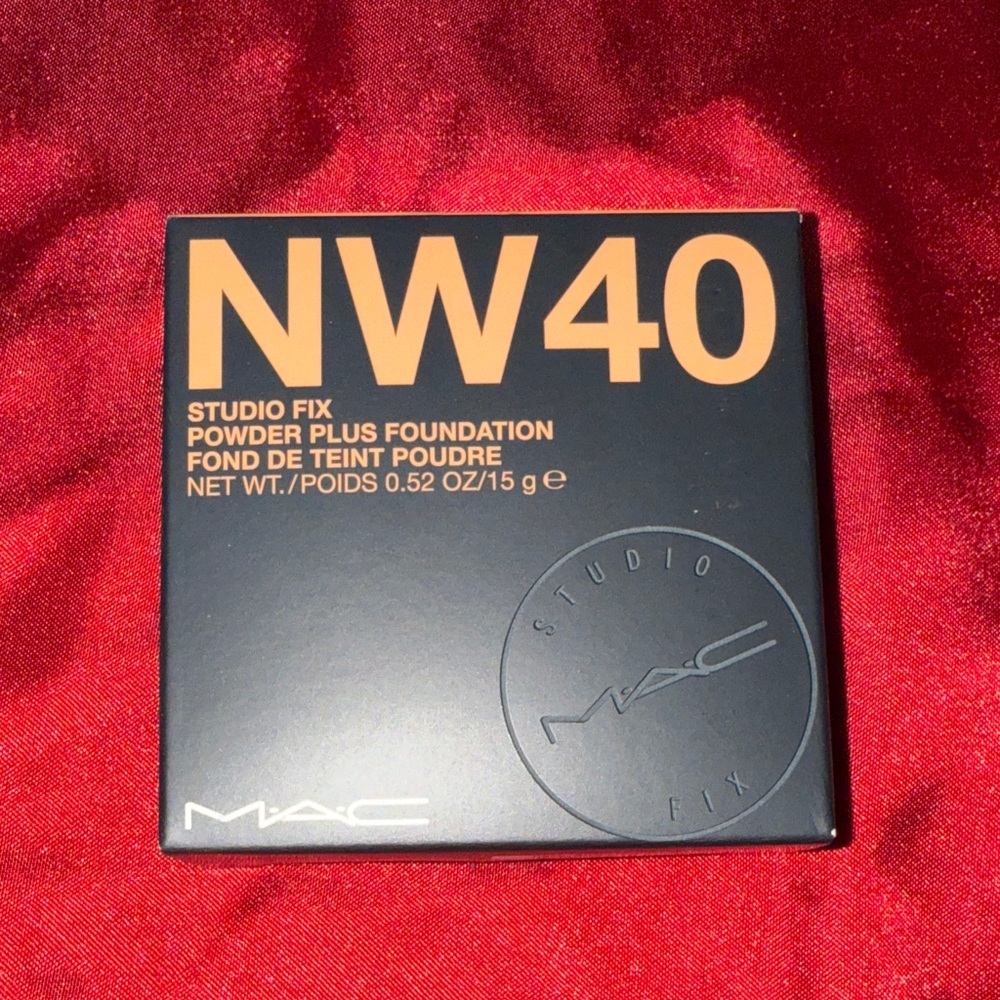 MAC Studio Fix Powder Plus Foundation Compact